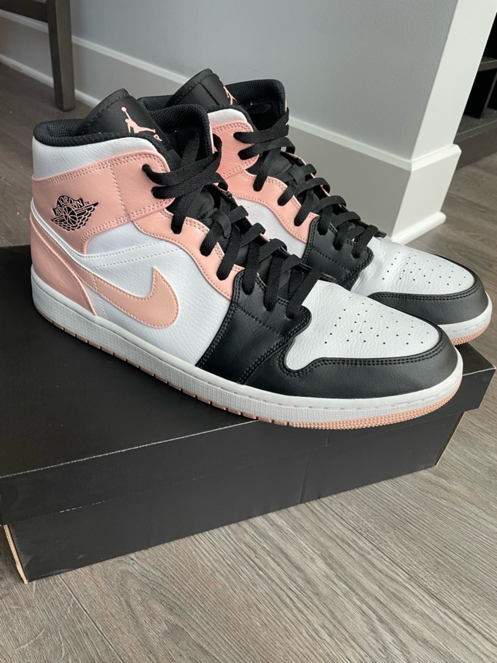 Air Jordan 1 Mid Crimson Tint Men’s Size 14 Lightly Used Original Box